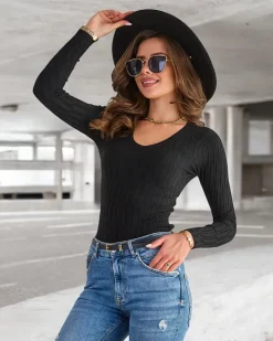 New damski sweter z dekoltem w serek Swetry