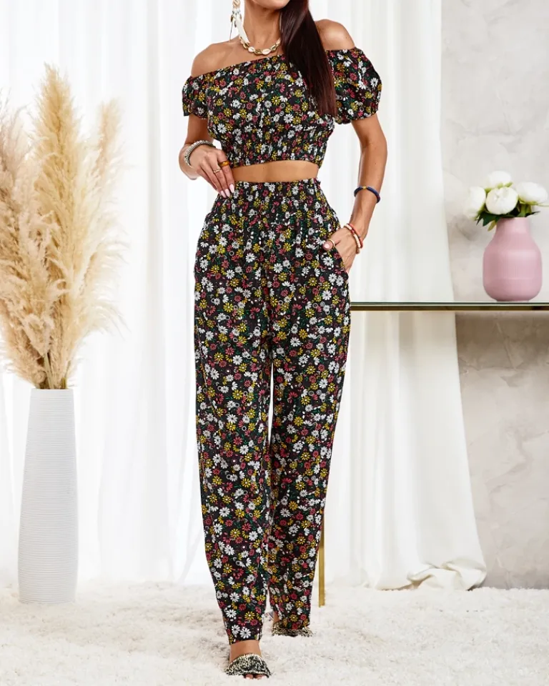 Outlet dwuczęściowy damski komplet w kwiatki Damskie Komplety Damskie