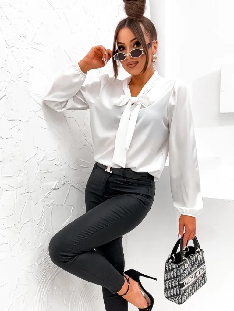 Clearance Damska bluzka z kokardą Bluzki / Koszule / Koszulki