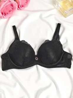 Online Damski biustonosz push- up z koronką Romance Push-Up Codzienne