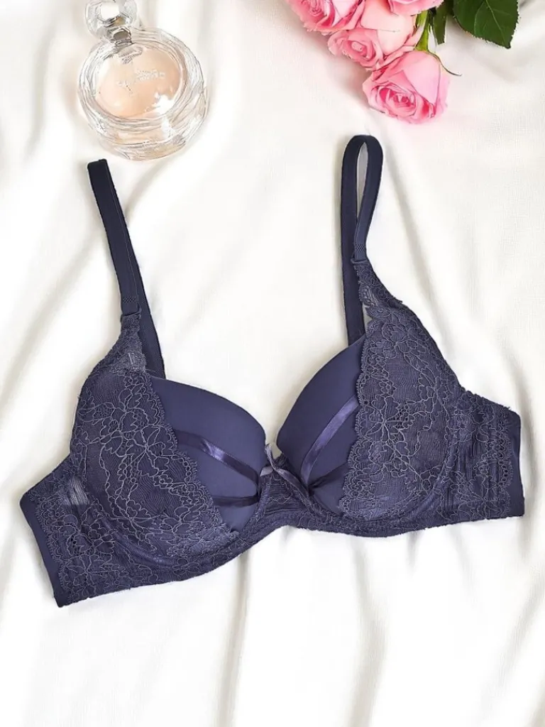 Sale Damski usztywniany biustonosz z koronką Bra Bella Codzienne