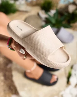 Discount Damskie gumowe klapki z tłoczeniem w kolorze khaki Okeris Klapki Basenowe