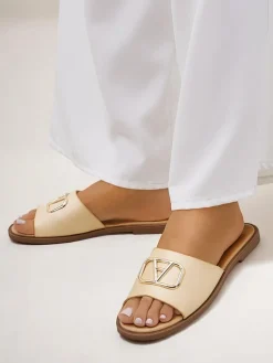 Clearance Damskie klapki na płaskiej podeszwie Ohanna Klapki Płaskie