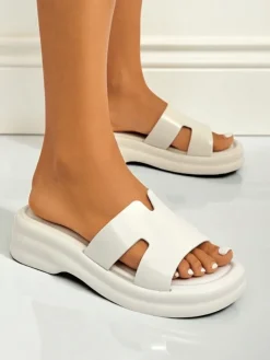 Outlet Damskie klapki na grubszej podeszwie Nova Gloss Klapki Płaskie