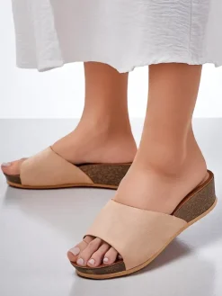 Damskie klapki na niskim koturnie Maderas Klapki Na Obcasie