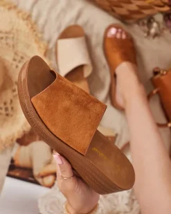 Discount Damskie klapki na niskim koturnie Saffil Klapki Na Obcasie