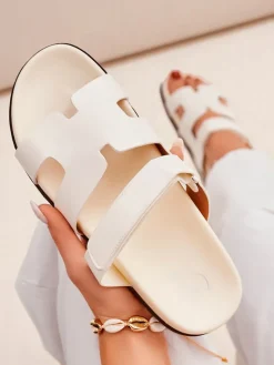 Damskie klapki na płaskiej podeszwie Arian Klapki Płaskie