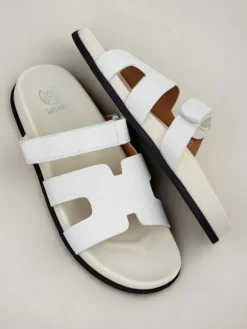 Damskie klapki na płaskiej podeszwie Arian Klapki Płaskie