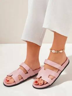 Damskie klapki na płaskiej podeszwie Arian Klapki Płaskie