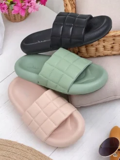 Sale Damskie klapki na płaskiej podeszwie Quilt Walk Klapki Płaskie