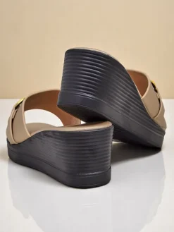 Outlet Damskie klapki na koturnie Nolia Klapki Na Obcasie