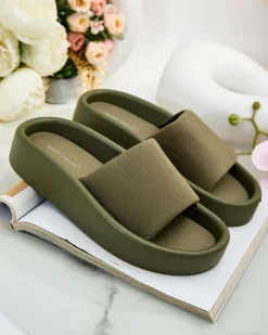 Damskie klapki Colelle Klapki Płaskie