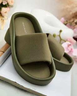 Damskie klapki Colelle Klapki Płaskie