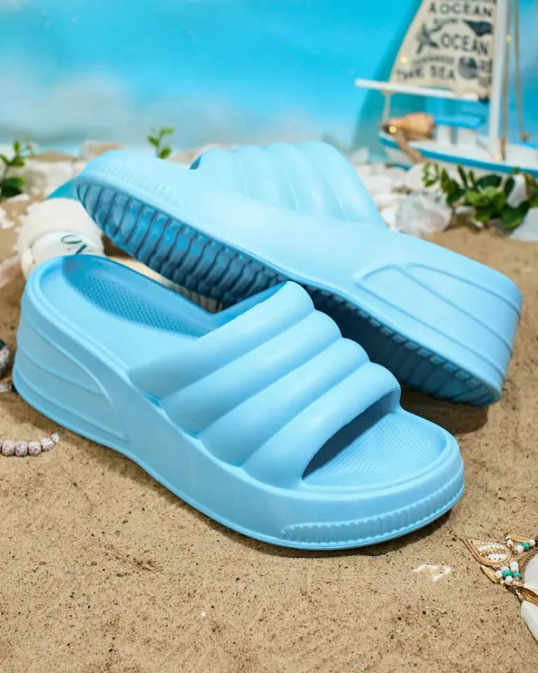 Sale Damskie klapki gumowe Kooli Klapki Płaskie