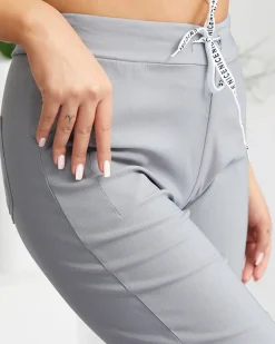 Outlet Damskie proste materiałowe spodnie w szarym kolorze PLUS SIZE Plus Size|Spodnie Materiałowe