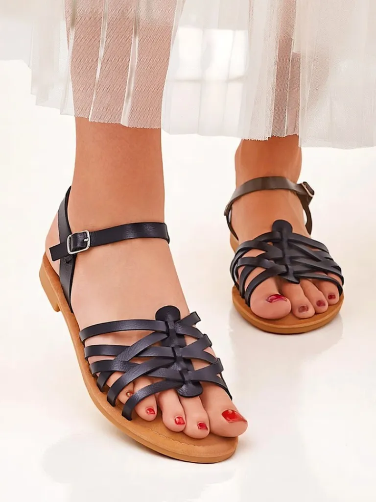 Outlet Damskie sandały z ozdobnymi paseczkami Livia Sandały Płaskie