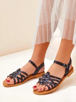 Outlet Damskie sandały z ozdobnymi paseczkami Livia Sandały Płaskie