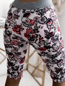 Damskie spodenki 3/4 w m kolorze i w kwiaty Spodenki 3/4|Krótkie Spodenki