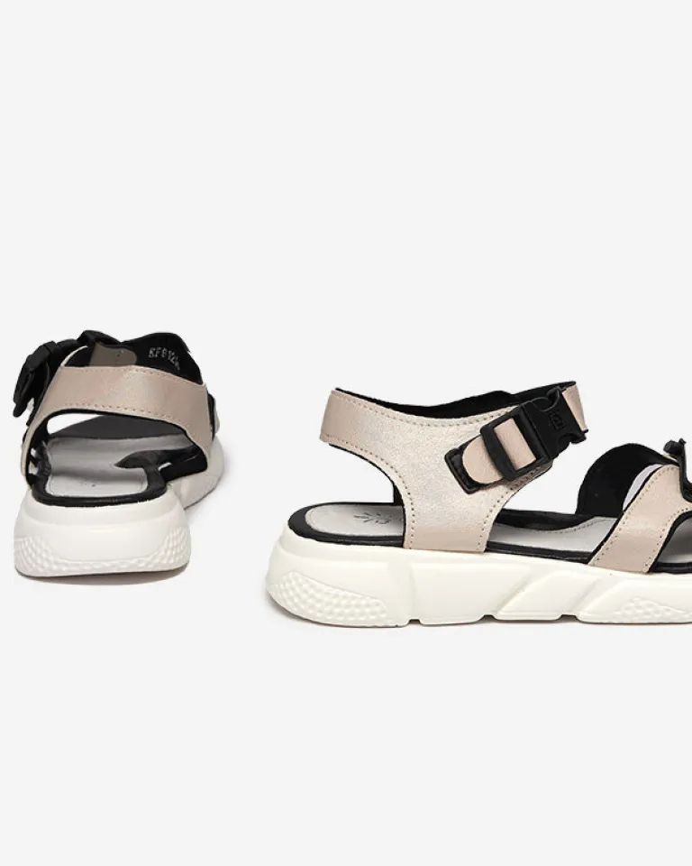 Hot Dziecięce błyszczące sandały w kolorze m Leepe Dziewczęce