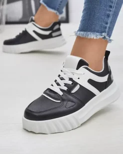 Clearance Eko-skórzane damskie czarne casualowe buty sportowe z białymi wstawkami Netiris Damskie Sneakersy