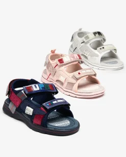 Online Granatowe dziecięce sandałki z naszywkami Netiks Chłopięce