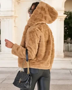 Best Jasnobrązowa kurtka damska z imitacji futra Kurtki / Marynarki / Płaszcze