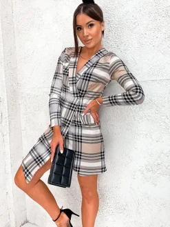 Sale Jasnobrązowa damska sukienka marynarka w kratę Sukienki Krótkie