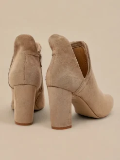 Discount Jasnobrązowe damskie botki na słupku z wycięciem Alania Botki Bez Ocieplenia|Botki Na Słupku