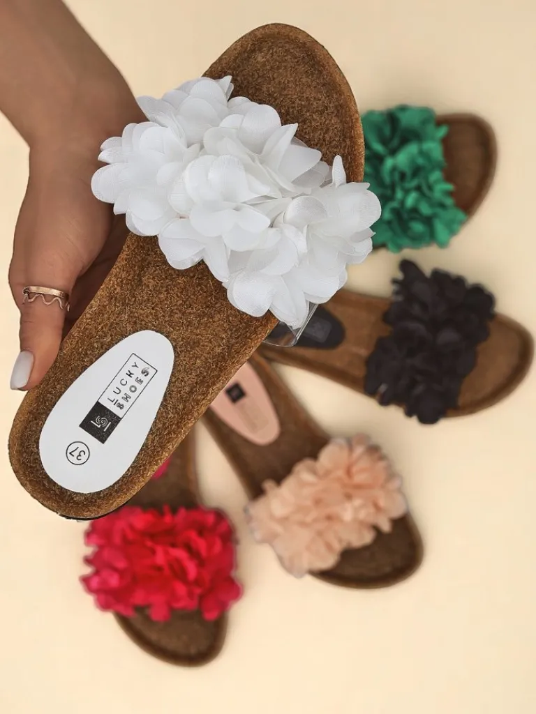 Sale Klapki damskie z kwiatuszkami Flora Soft Klapki Płaskie