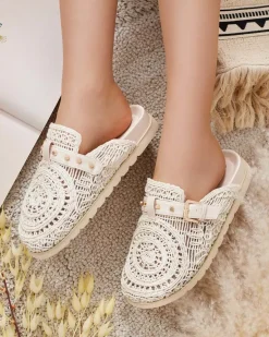 Sale Klapki damskie z haftem Leronip Klapki Płaskie