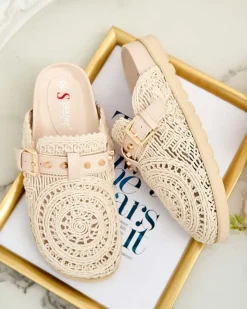 Sale Klapki damskie z haftem Leronip Klapki Płaskie