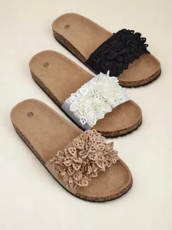 Clearance Klapki damskie z kwiatuszkami Occes Klapki Płaskie