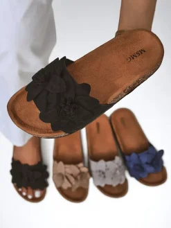 Sale Klapki damskie z kwiatuszkami Foules Klapki Płaskie