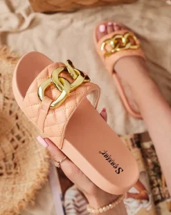 Discount Koralowe damskie pikowane klapki ze złotym łańcuszkiem Eteris Klapki Płaskie