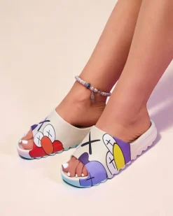 Online owe gumowe klapki damskie z printem Pfizz Klapki Basenowe|Klapki Płaskie