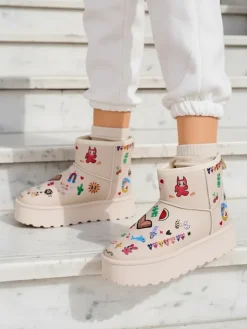 Hot Krótkie buty a'la śniegowce damskie z naklejkami Hanaga Śniegowce|Botki Na Platformie