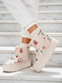 Hot Krótkie buty a'la śniegowce damskie z naklejkami Hanaga Śniegowce|Botki Na Platformie