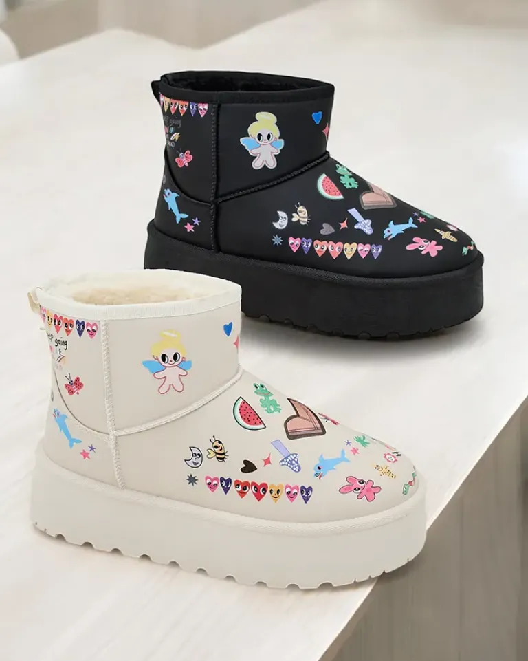 Hot Krótkie buty a'la śniegowce damskie z naklejkami Hanaga Śniegowce|Botki Na Platformie