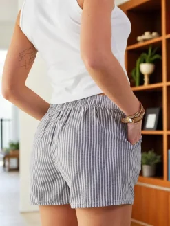Clearance Krótkie spodenki damskie z gumką i troczkami w pasie we wzór w paski Szorty|Krótkie Spodenki