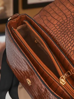 Hot Lakierowana mała damska torebka z eko skóry Velia Crest Damskie Małe Torebki