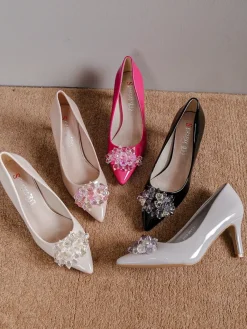 Lakierowane damskie czółenka na szpilce z koralikami Enzas Szpilki|Klasyczne