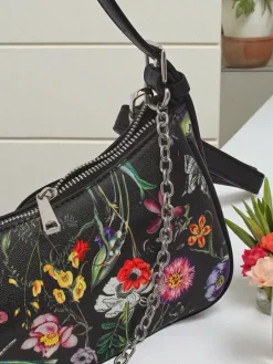 Discount Mała damska torebka z eko skóry w kwiaty Lily Bloom Damskie Małe Torebki