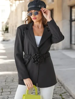 Marynarka damska z paskiem z ozdobnym kwiatem Kurtki / Marynarki / Płaszcze