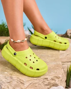 Outlet Neonowe zielone klapki damskie z ażurowym wykończeniem Mightty Klapki Basenowe|Klapki Płaskie