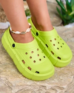 Outlet Neonowe zielone klapki damskie z ażurowym wykończeniem Mightty Klapki Basenowe|Klapki Płaskie