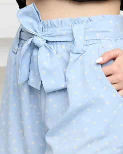 Sale Niebieskie wzorzyste damskie materiałowe krótkie spodenki w kwiaty Szorty|Krótkie Spodenki