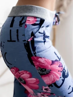 Clearance Niebiesko- różowe spodenki damskie 3/4 z printem Spodenki 3/4|Krótkie Spodenki