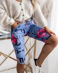 Clearance Niebiesko- różowe spodenki damskie 3/4 z printem Spodenki 3/4|Krótkie Spodenki