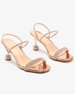 Online Różowo- złote lakierowane klapki na niskim obcasie Lakopi Klapki Na Obcasie