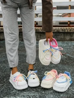 Sportowe sneakersy damskie na platformie z ozdobnymi sznurówkami Funies Damskie Sneakersy